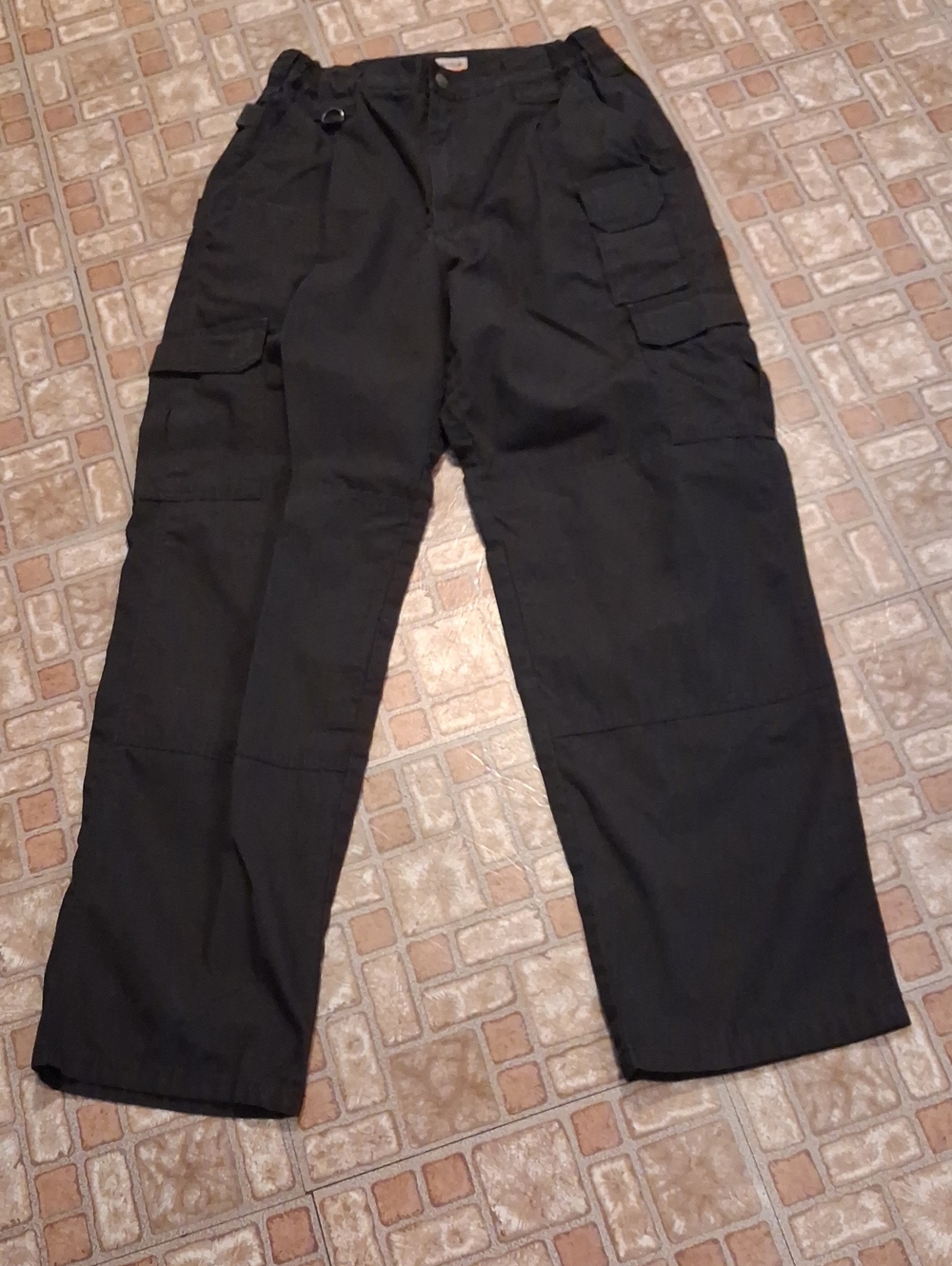 5.11 Tactical Men's Black Cargo Pants with Utility Pockets 32x32
